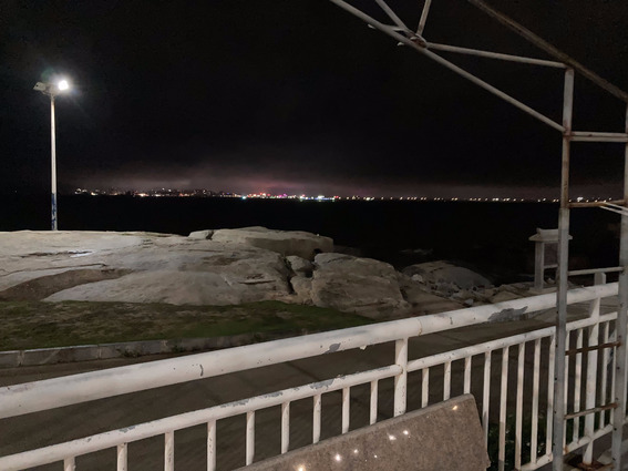 半夜下车的海边夜色